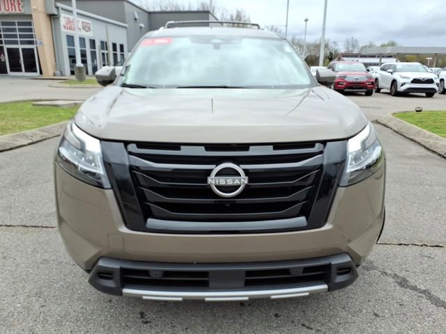 Certified 2024 Nissan Pathfinder Platinum w/ Black Appearance Package image 21