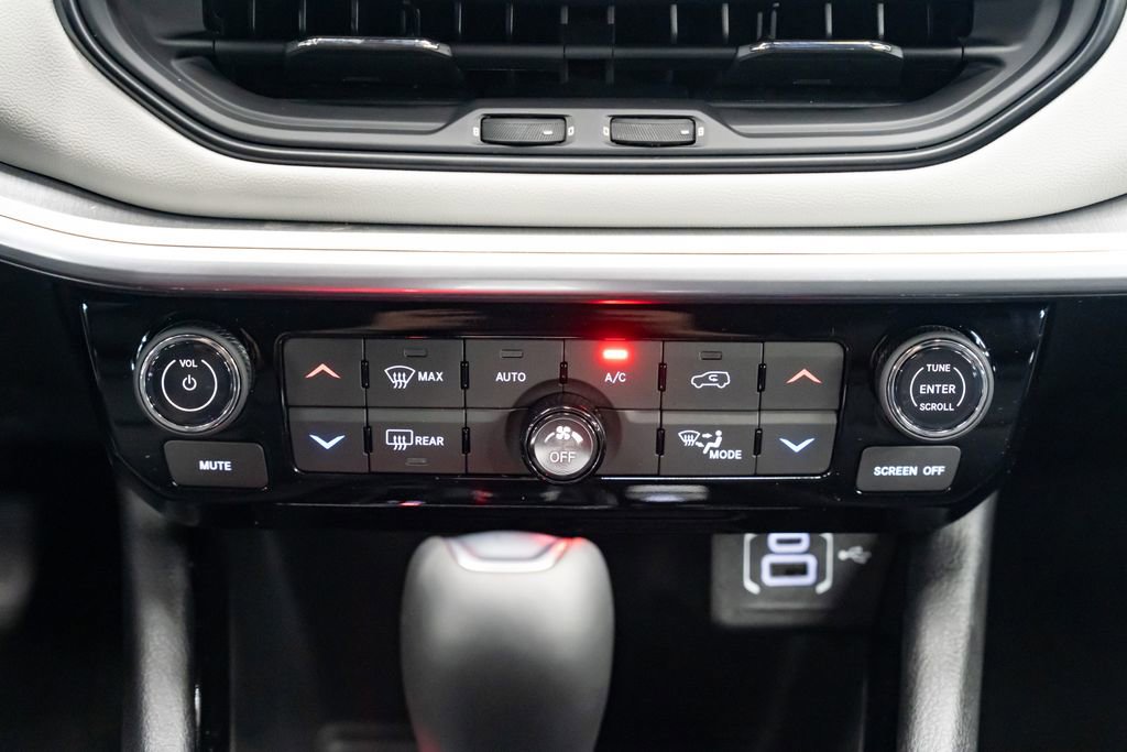 New 2026 Jeep Compass Limited image 12