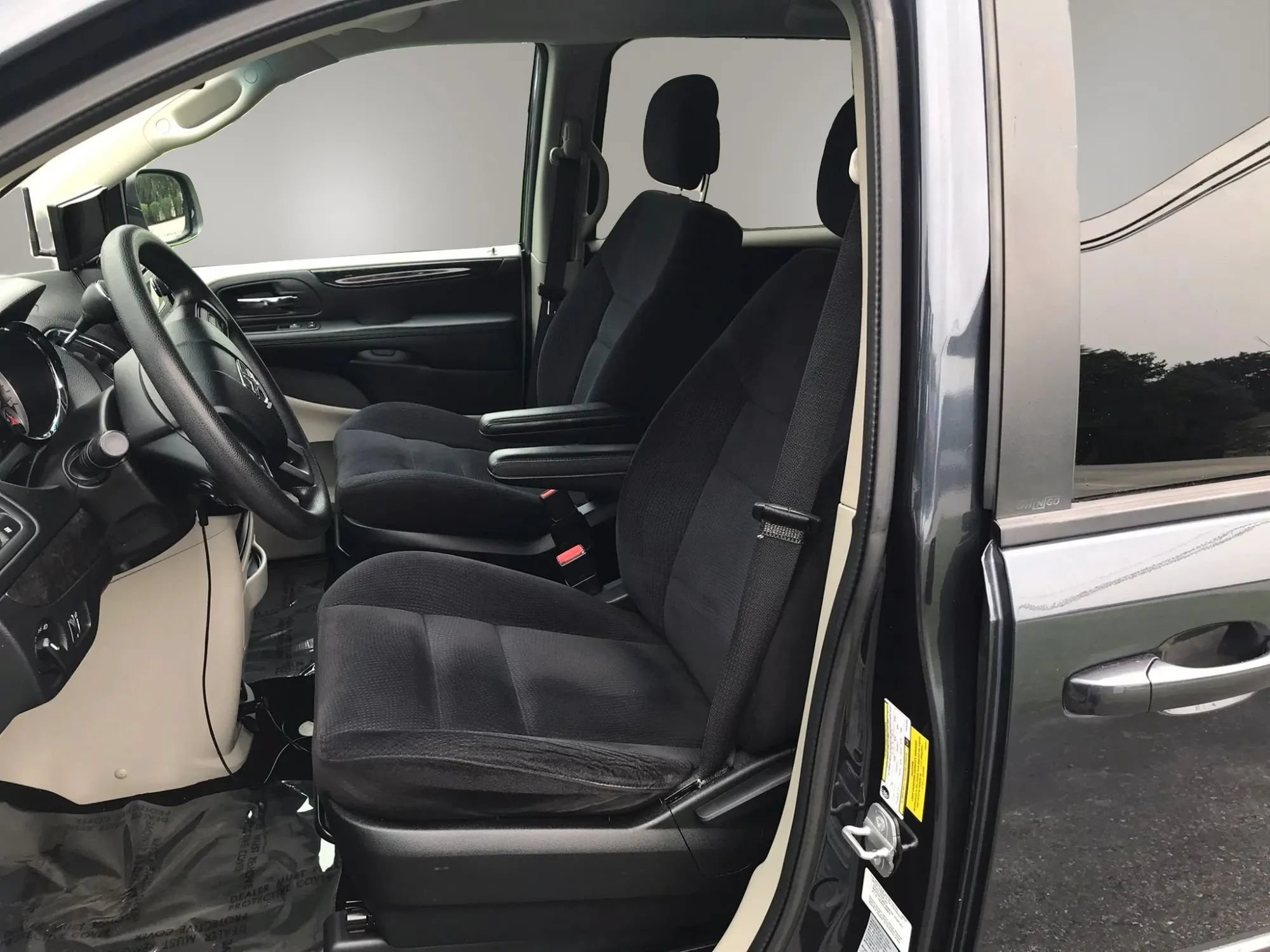 Used 2014 Dodge Grand Caravan SE w/ Quick Order Package 29E SE FWD image 9