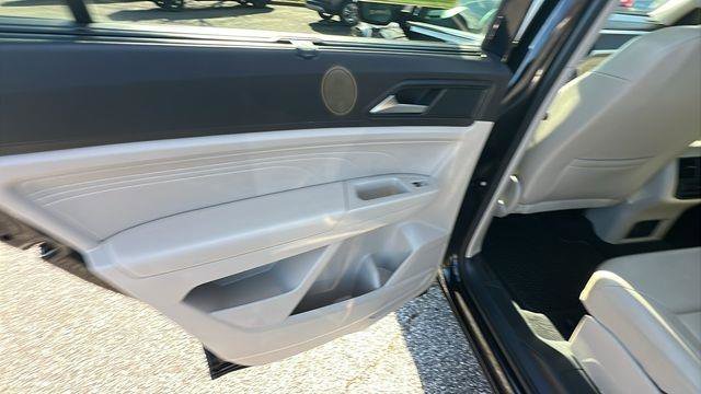 Used 2022 Volkswagen Atlas SE FWD image 22