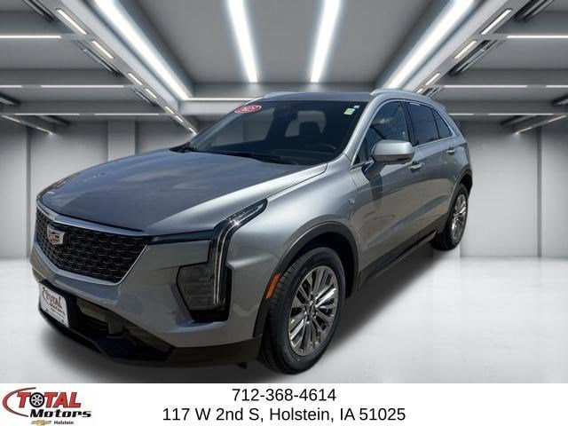 Used 2025 Cadillac XT4 Premium Luxury AWD/4WD image 4