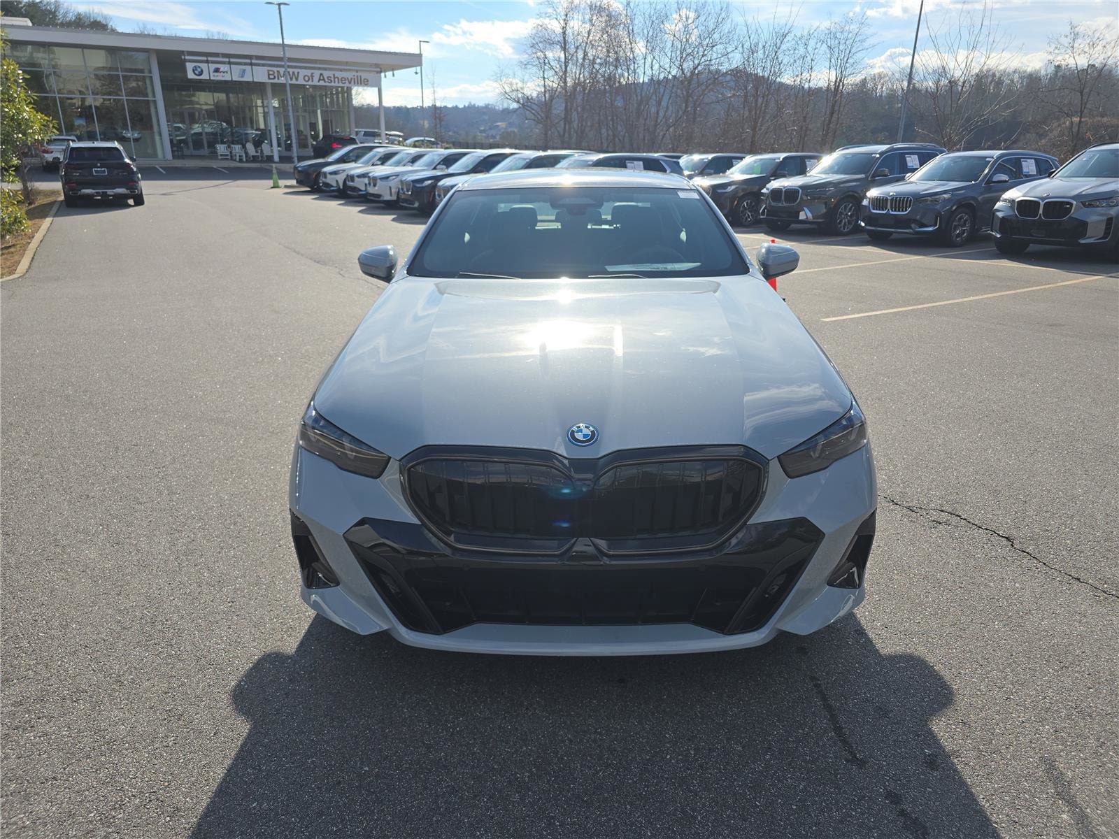 New 2026 BMW 550e xDrive AWD/4WD image 9