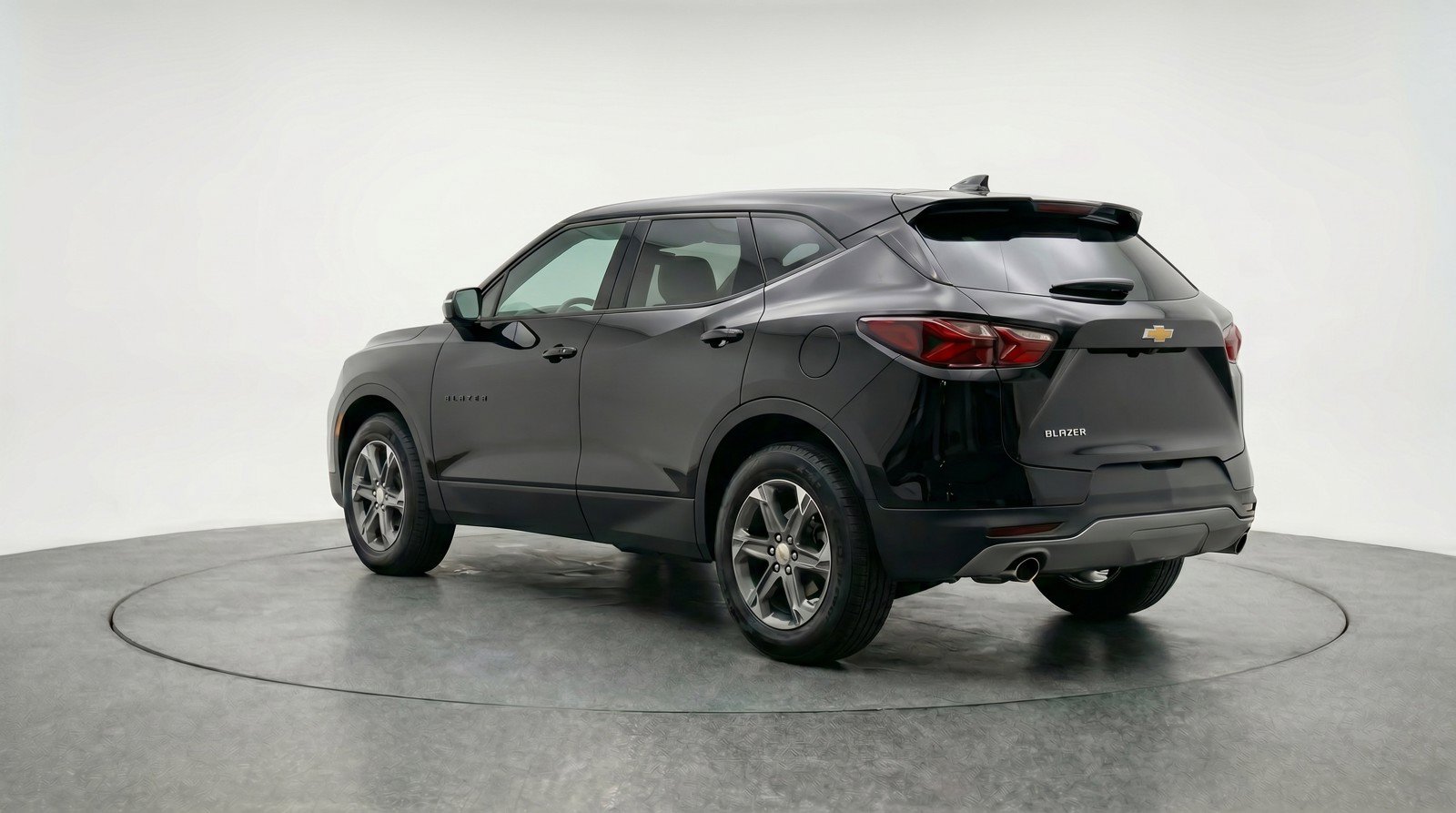 Used 2025 Chevrolet Blazer LT FWD image 6