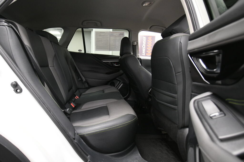 Used 2023 Subaru Outback Onyx Edition AWD/4WD image 23