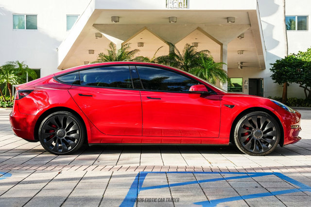 Used 2022 Tesla Model 3 Performance image 9