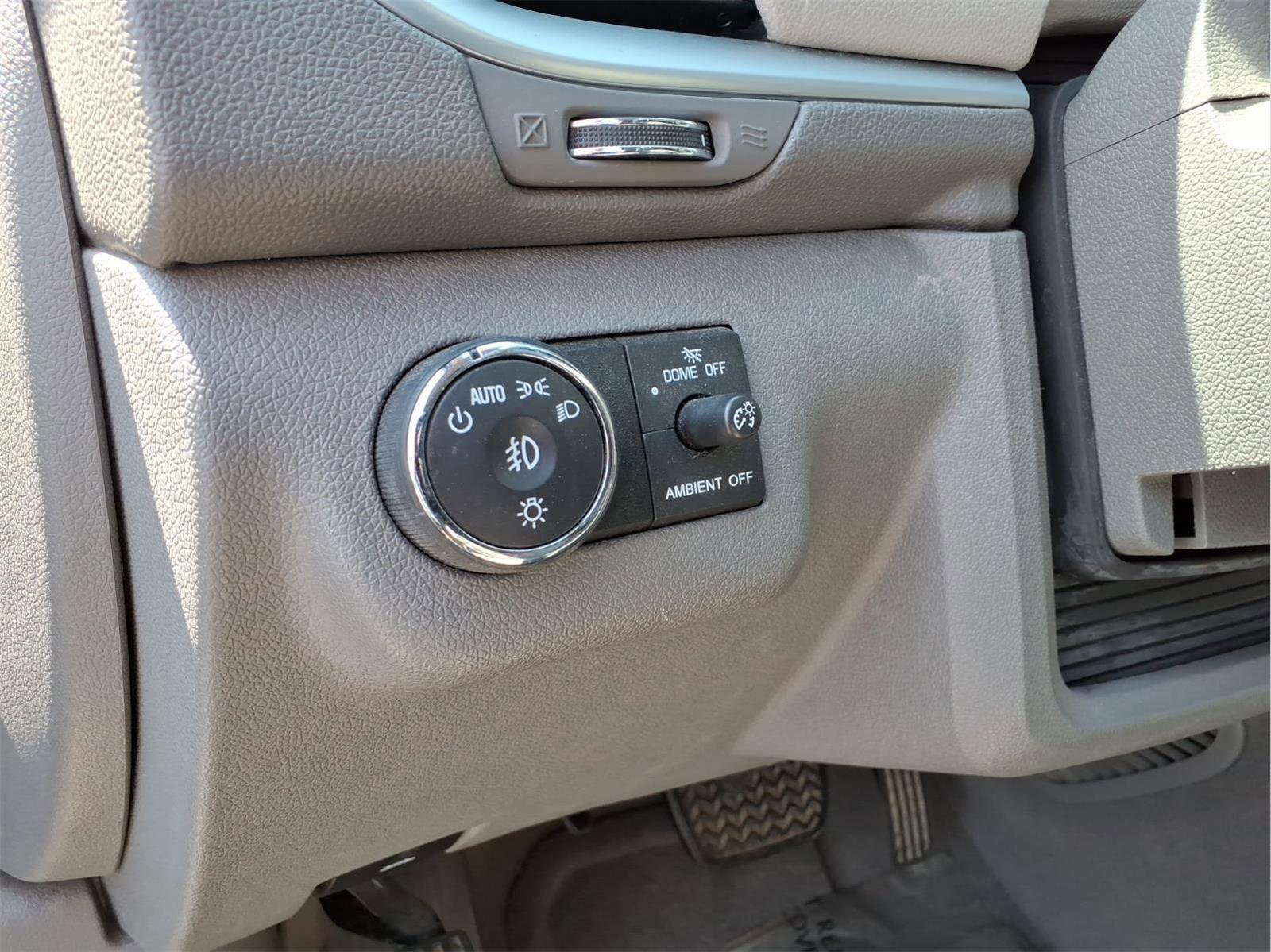 Used 2017 Chevrolet Traverse LT w/ Style and Technology Package FWD image 16