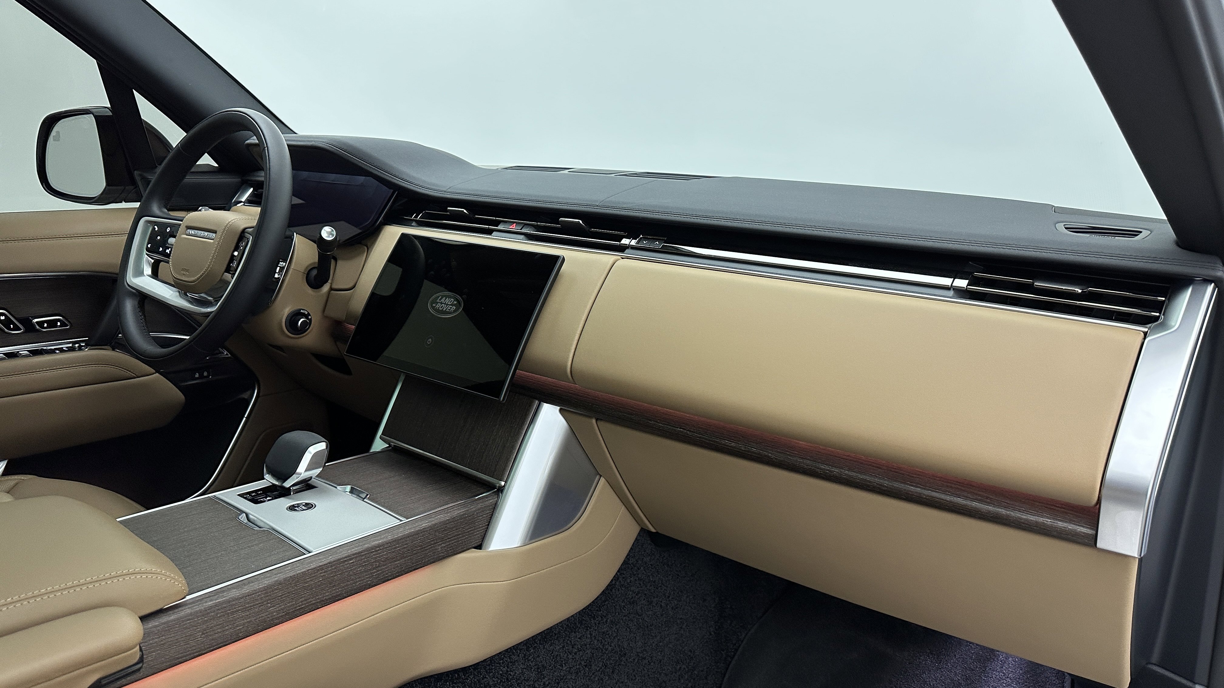 Used 2025 Land Rover Range Rover Long Wheelbase SE image 46