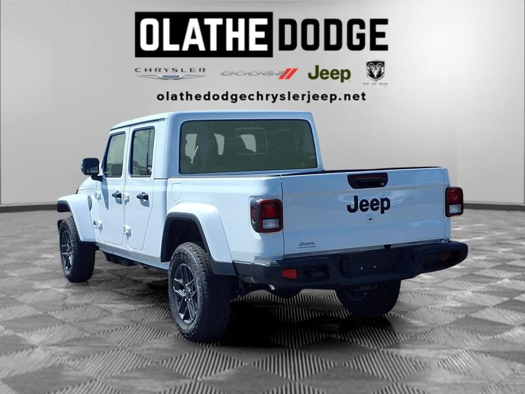 New 2026 Jeep Gladiator Sport AWD/4WD image 3