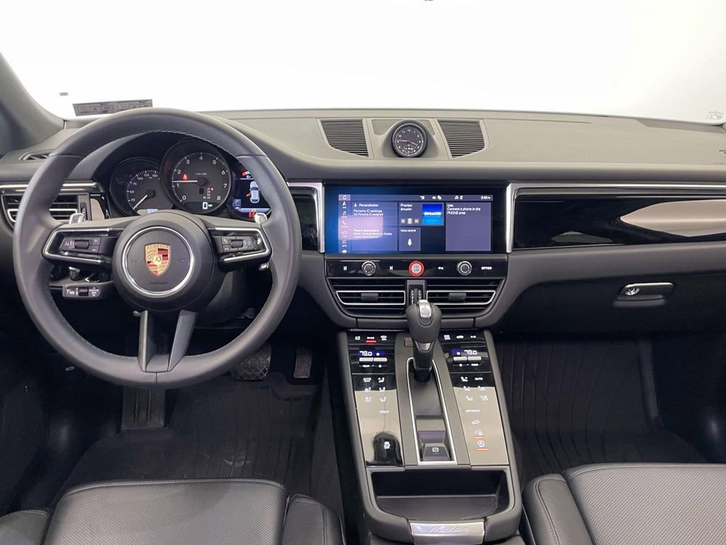 Certified 2025 Porsche Macan image 26