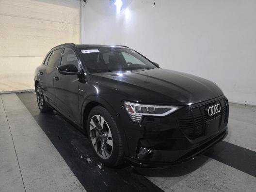 Used 2022 Audi e-tron Premium w/ Convenience Plus Package image 3