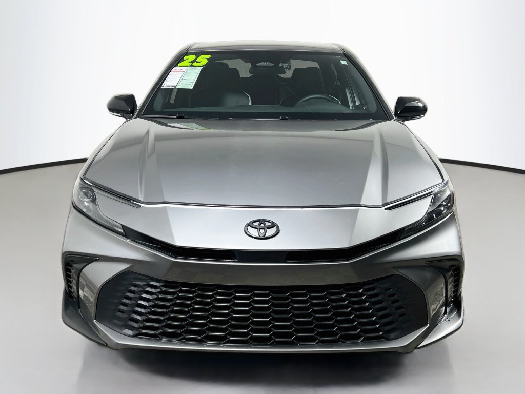 Used 2025 Toyota Camry SE FWD image 8