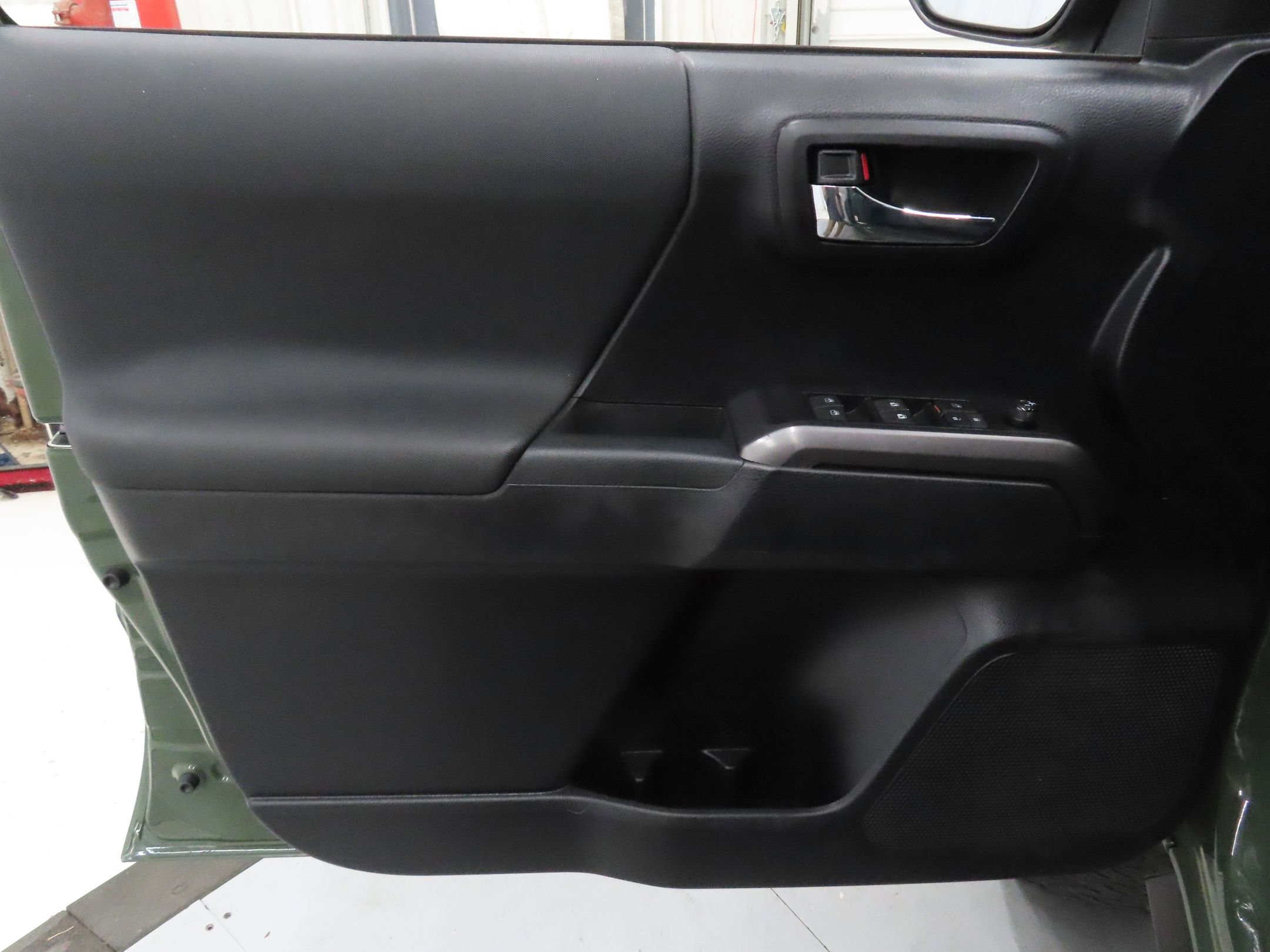 Used 2021 Toyota Tacoma TRD Sport image 9