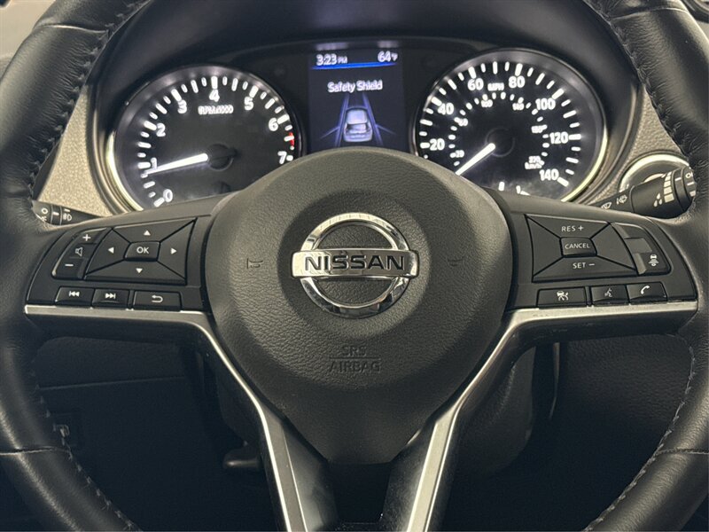 Used 2018 Nissan Rogue SL w/ Premium Package FWD image 16