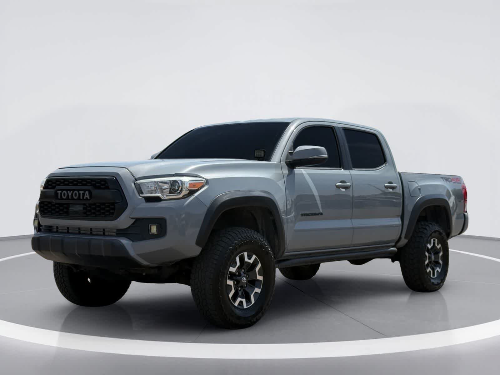 Used 2018 Toyota Tacoma TRD Off-Road w/ Technology Package AWD/4WD image 2