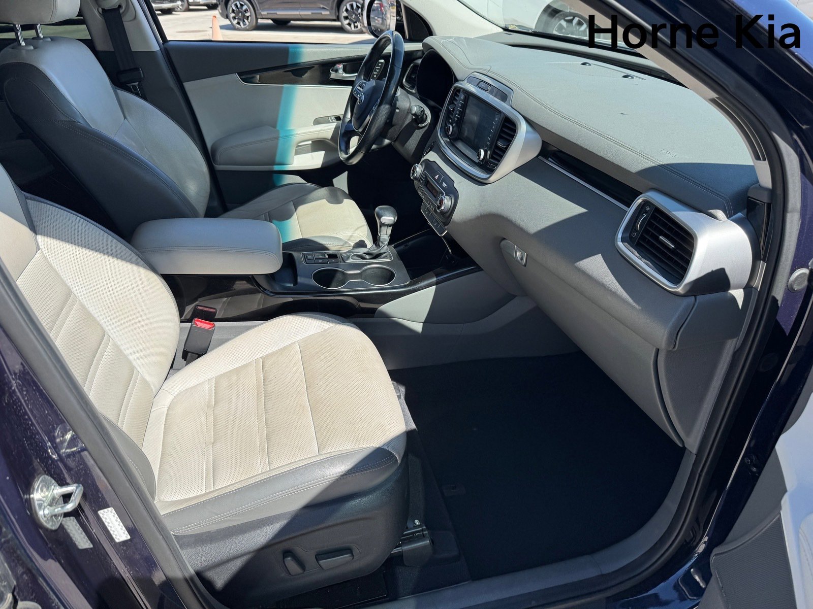 Used 2020 Kia Sorento SX image 25