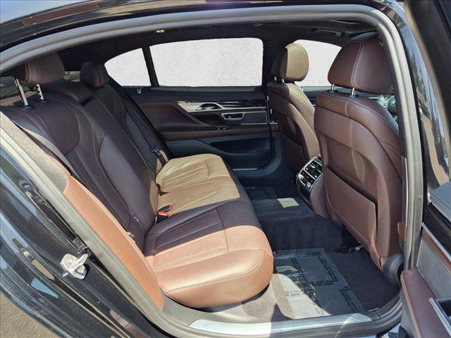 Used 2019 BMW 740i w/ M Sport Package RWD image 20