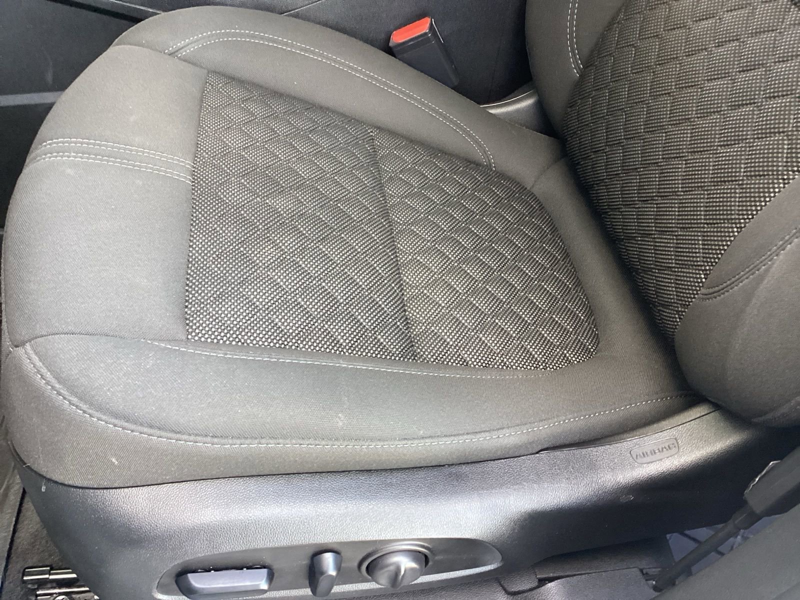 Used 2020 Chevrolet Blazer LT image 11