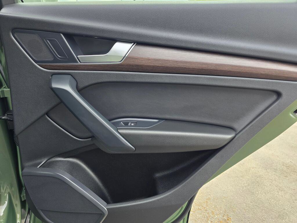 Used 2023 Audi Q5 2.0T Premium w/ Convenience Package image 26