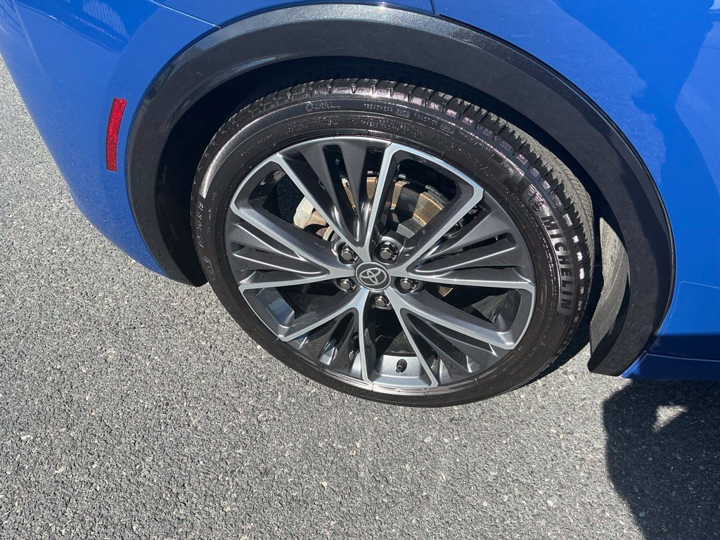 Certified 2024 Toyota Prius XLE FWD image 5