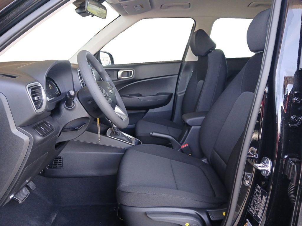 New 2026 Hyundai Venue SE FWD image 9