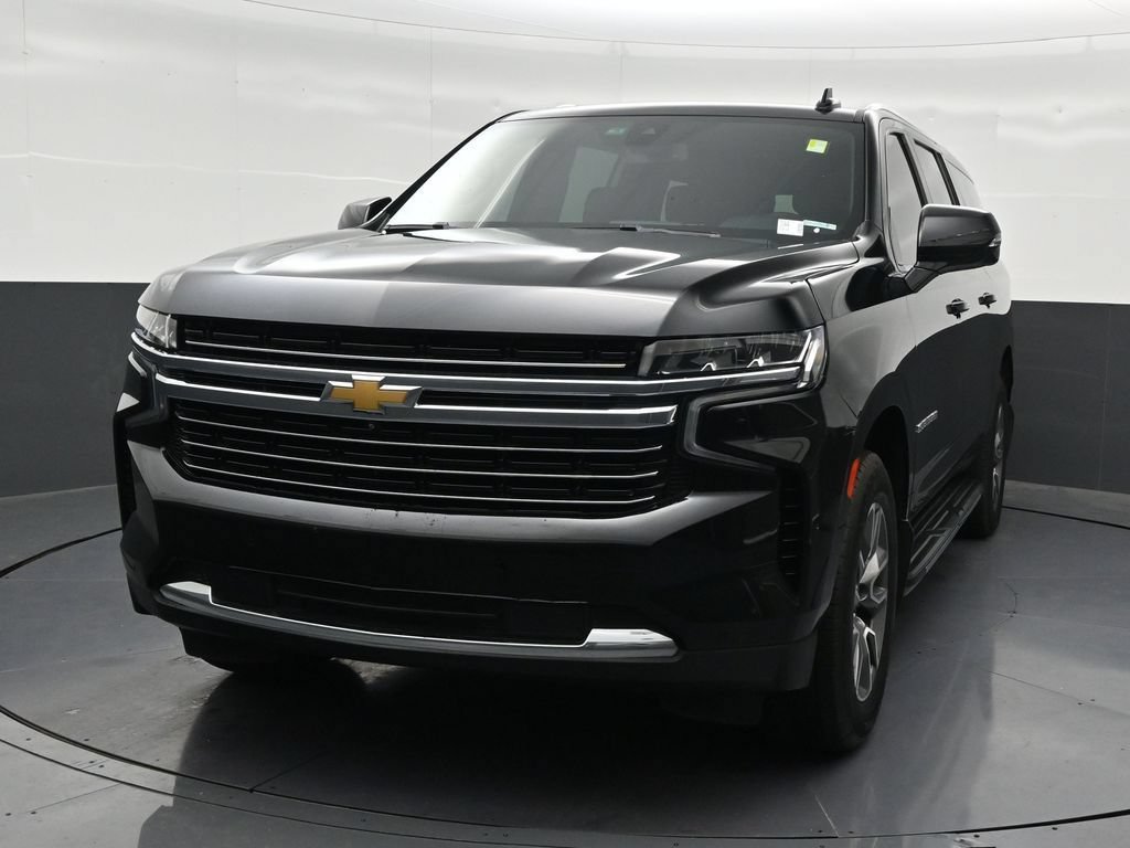 Used 2022 Chevrolet Suburban LT w/ Luxury Package RWD image 9