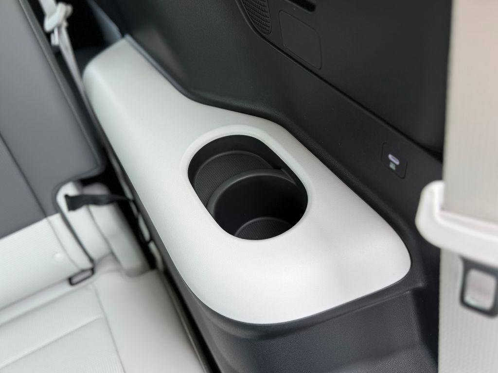 New 2026 Hyundai Ioniq 9 SEL image 9