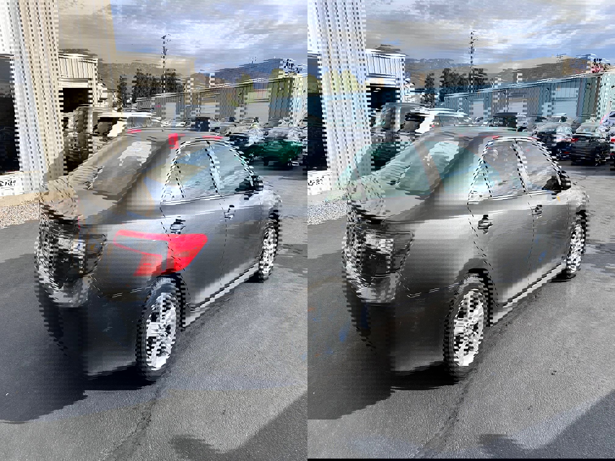 Used 2014 Toyota Camry SE image 3