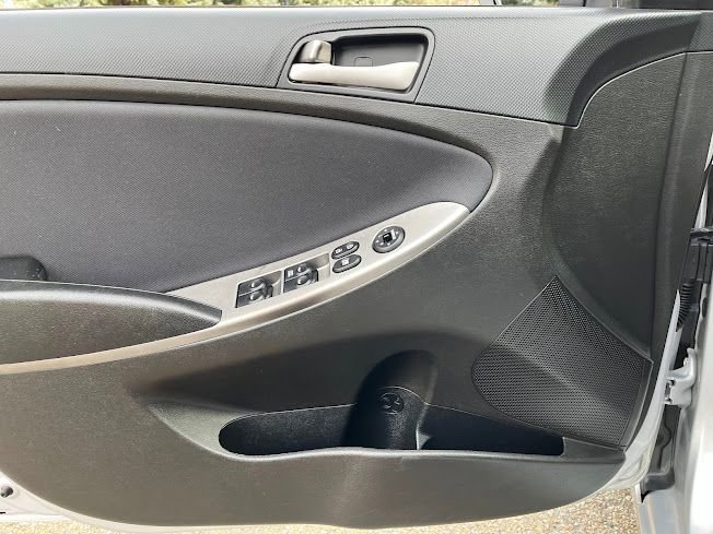 Used 2017 Hyundai Accent SE image 6