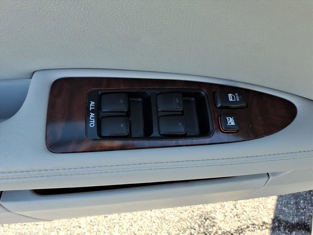 Used 2012 Toyota Avalon FWD image 25