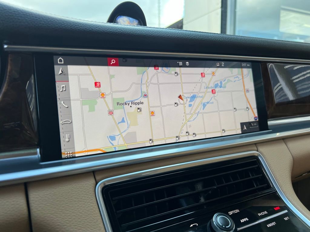 Used 2018 Porsche Panamera 4 image 49