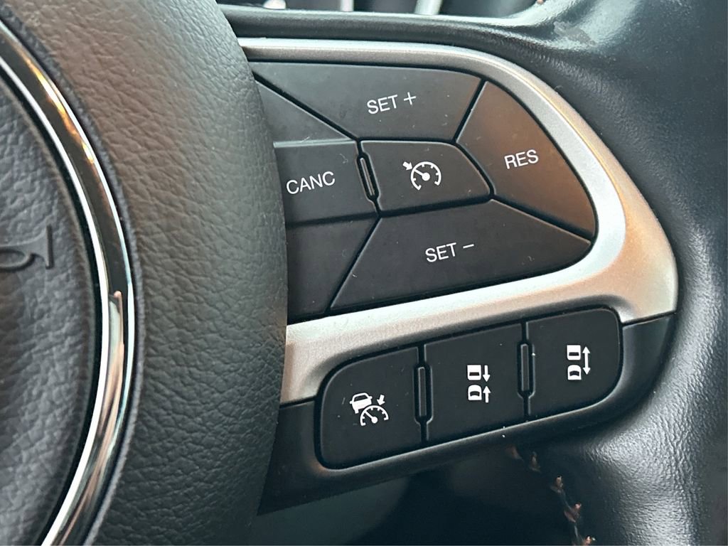 Used 2020 Jeep Compass Latitude w/ Cold Weather Group image 32