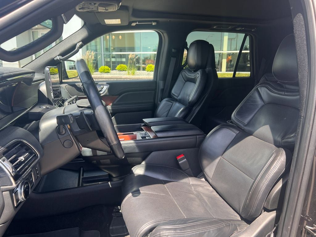 Used 2021 Lincoln Navigator L Reserve AWD/4WD image 10