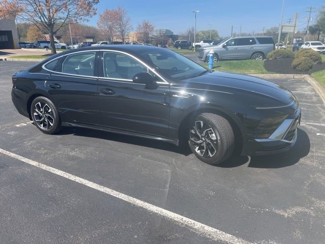 Used 2025 Hyundai Sonata SEL image 2