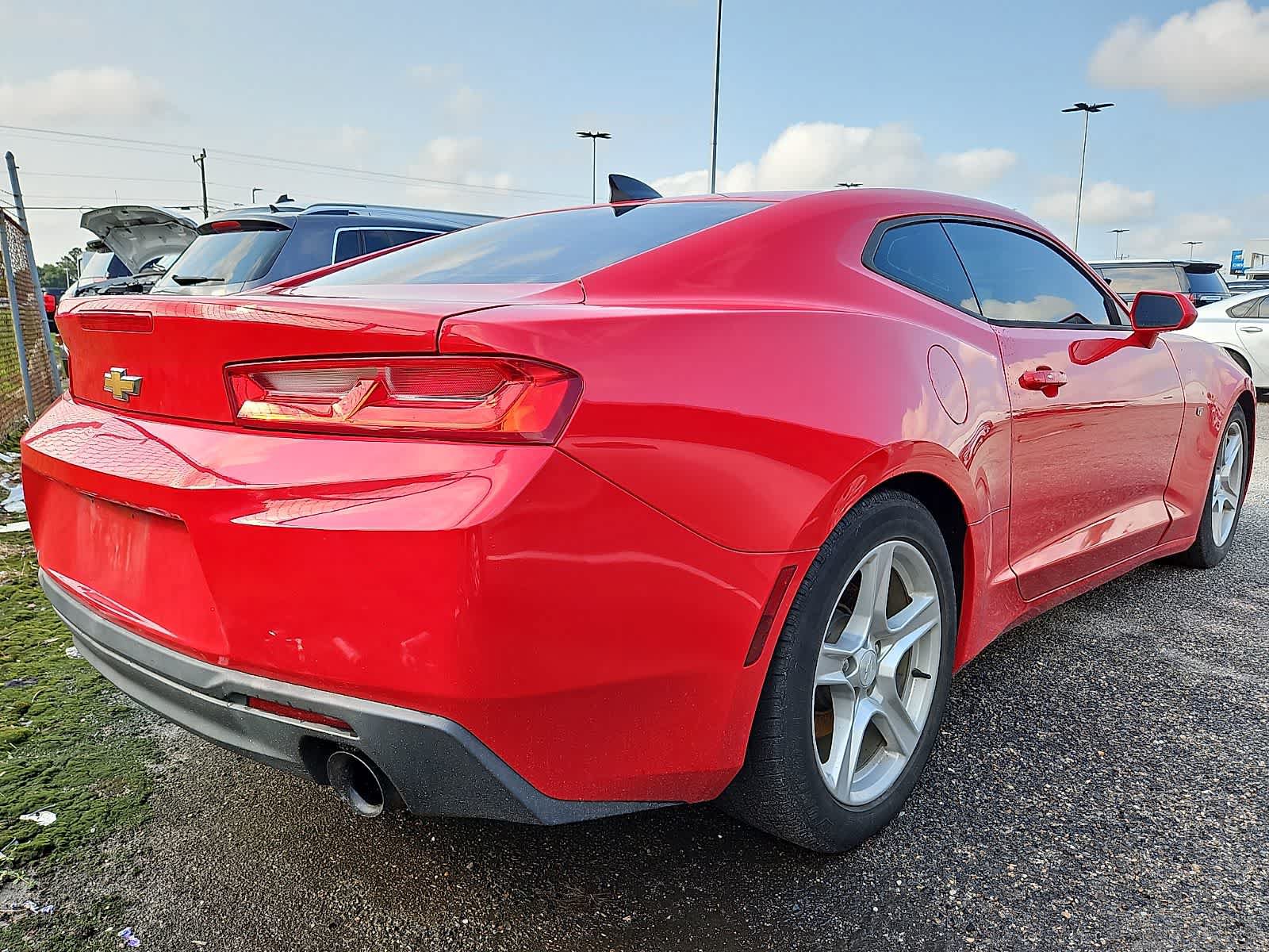 Used 2017 Chevrolet Camaro LT w/ Technology Package RWD image 3