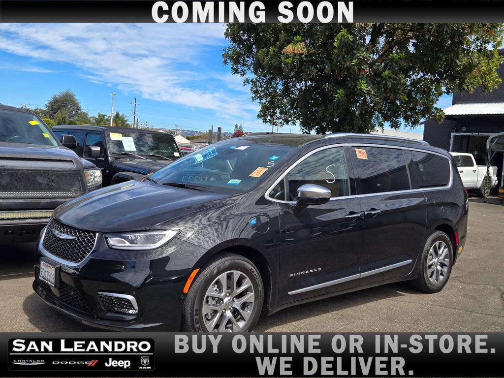 Certified 2022 Chrysler Pacifica Pinnacle FWD image 1