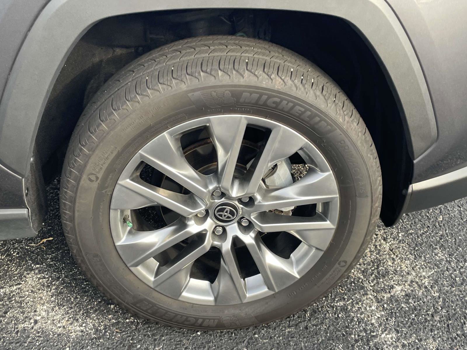 Used 2023 Toyota RAV4 XLE Premium image 14