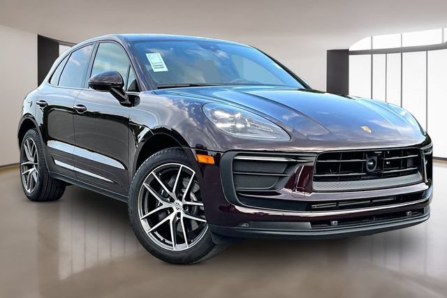 Used 2025 Porsche Macan AWD/4WD image 3