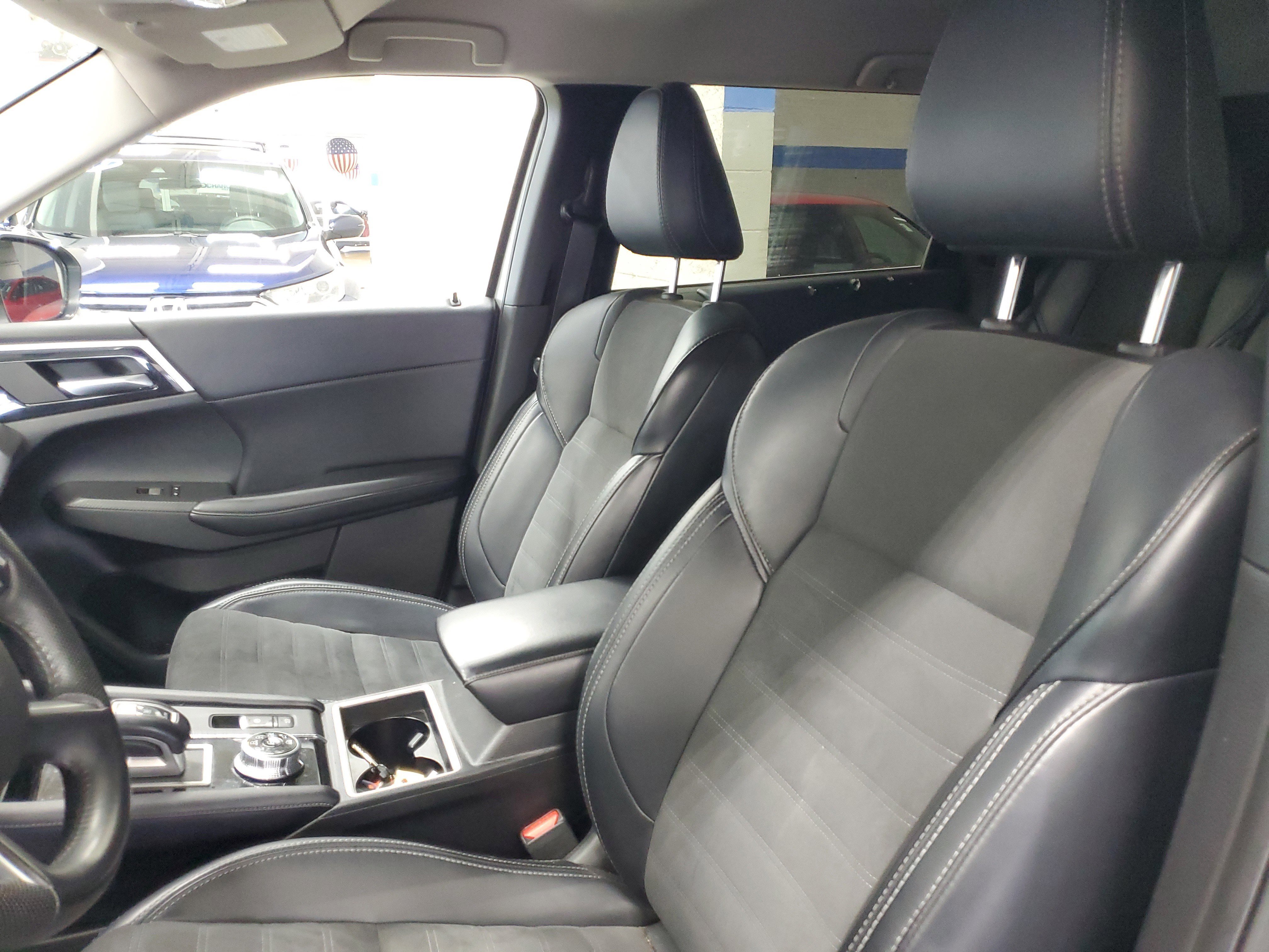 Used 2024 Mitsubishi Outlander SE AWD/4WD image 18