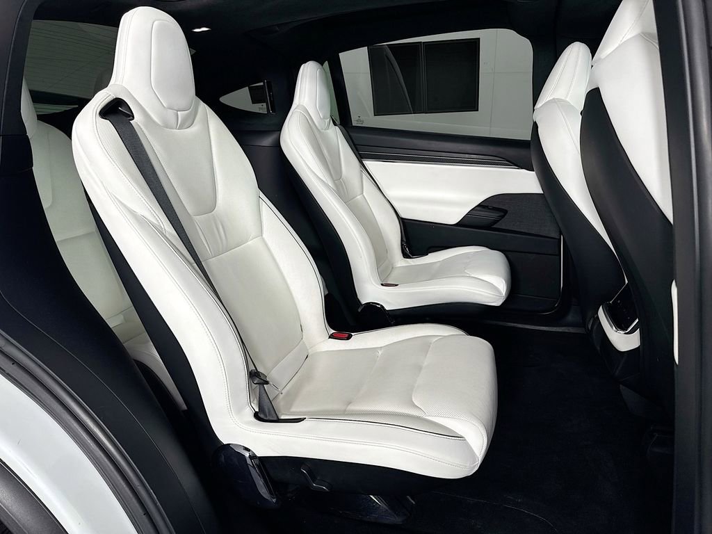 Used 2022 Tesla Model X Plaid image 32