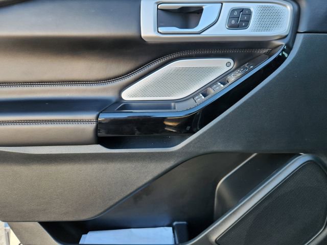 Used 2023 Ford Explorer Platinum w/ Technology Package image 23