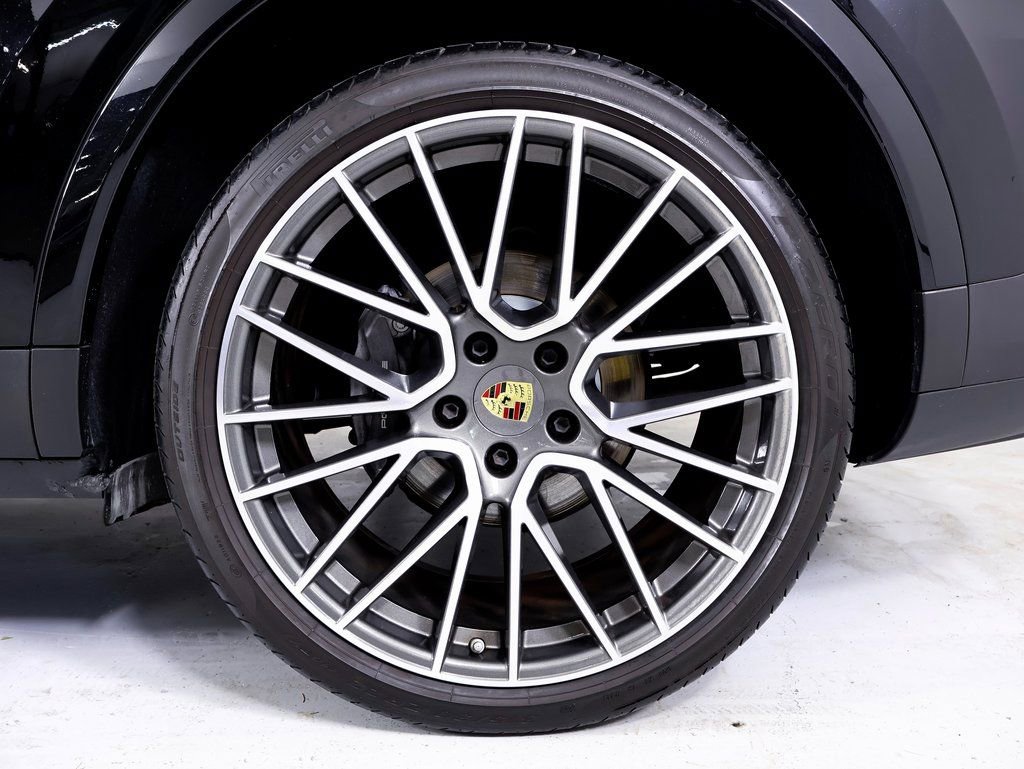 Certified 2023 Porsche Cayenne Coupe image 24