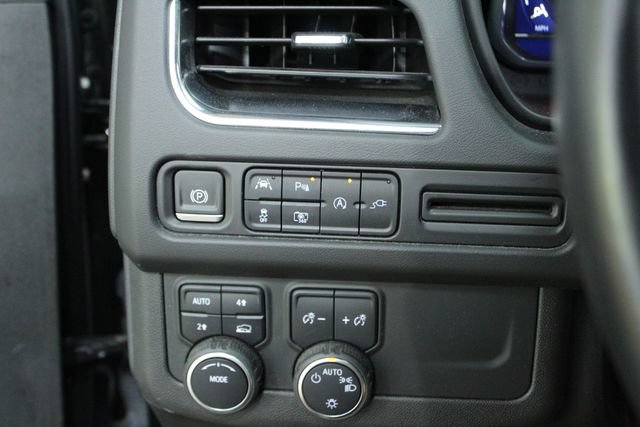 Used 2022 Chevrolet Tahoe LT w/ Luxury Package AWD/4WD image 15