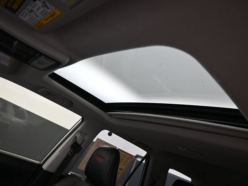 Certified 2020 Toyota 4Runner Venture w/ Moonroof Package AWD/4WD image 28