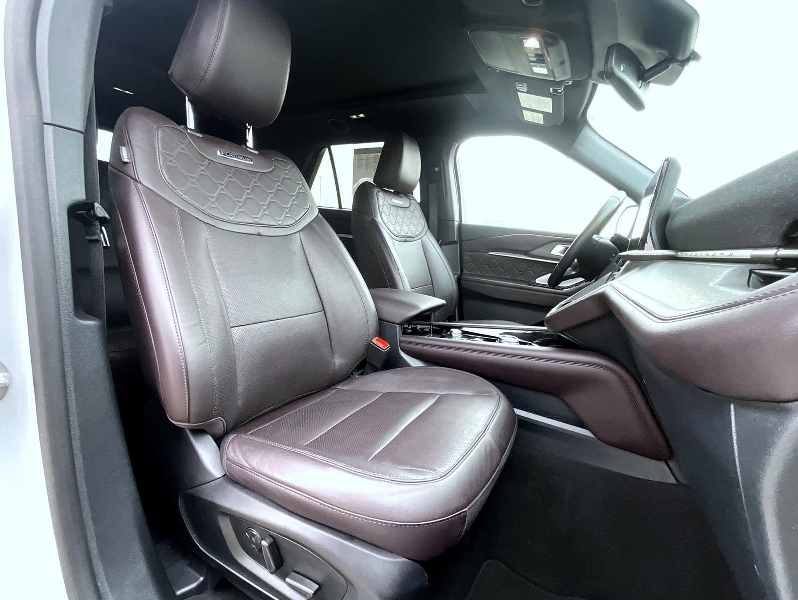 Used 2025 Ford Explorer Platinum w/ LUX Leather Package image 17