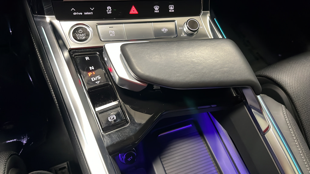 Used 2022 Audi e-tron Prestige w/ Prestige Package AWD/4WD image 19