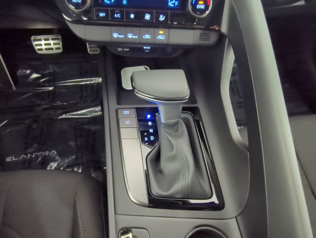 New 2026 Hyundai Elantra Sport FWD image 28