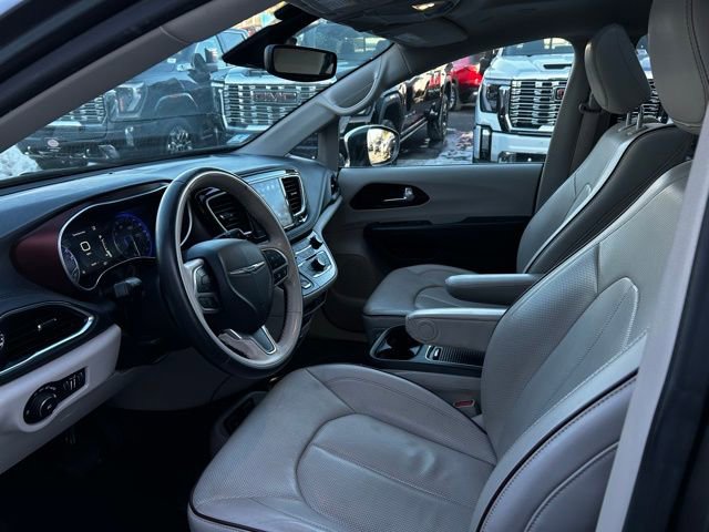 Used 2020 Chrysler Pacifica Limited w/ Tire & Wheel Group image 16