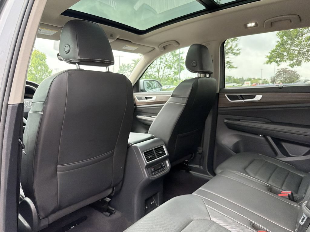 Used 2024 Volkswagen Atlas SEL AWD/4WD image 12