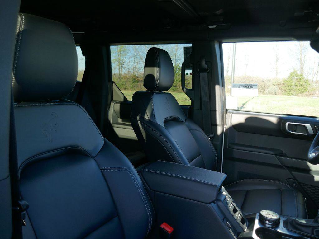 New 2026 Ford Bronco Outer Banks image 9