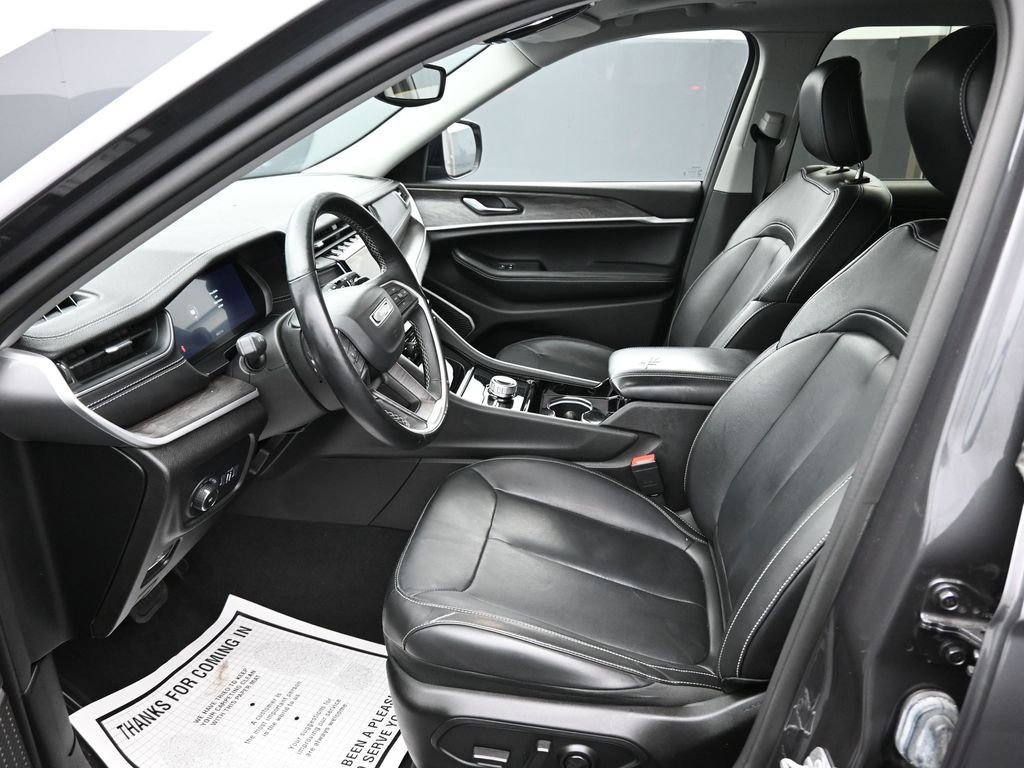 Used 2022 Jeep Grand Cherokee L Limited image 11